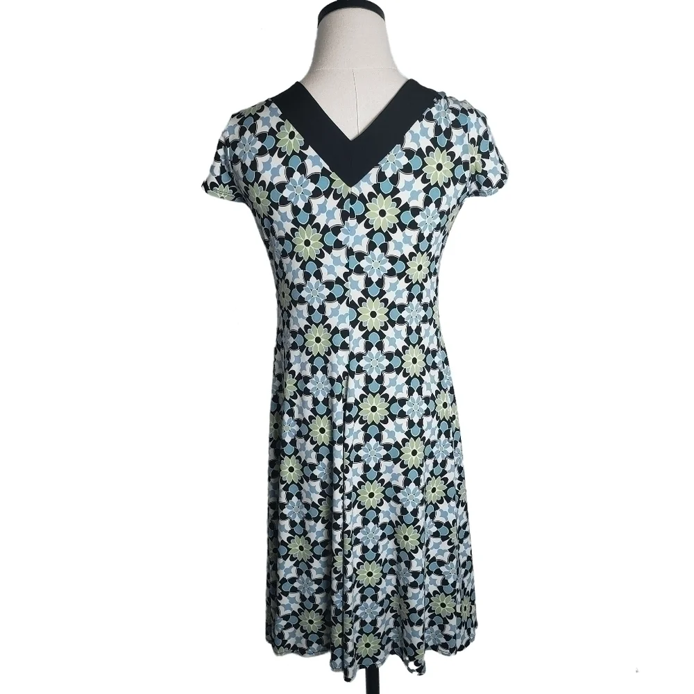 Maggie London Floral V-Neck Sheath Dress Size 6P - Picture 3 of 7